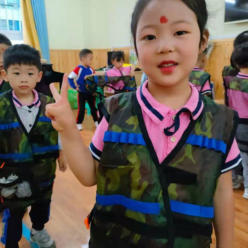 幼儿园迷彩战术背心CS吃鸡装备六一儿童表演道具兵娃娃演出服马甲 - 图1