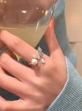 轻奢风超闪镶钻蝴蝶流苏珍珠戒指小众设计精致风气质百搭指环饰品