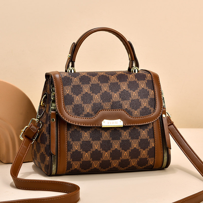 今年流行2023新款高级感女士斜挎包 粹鸟女士包袋