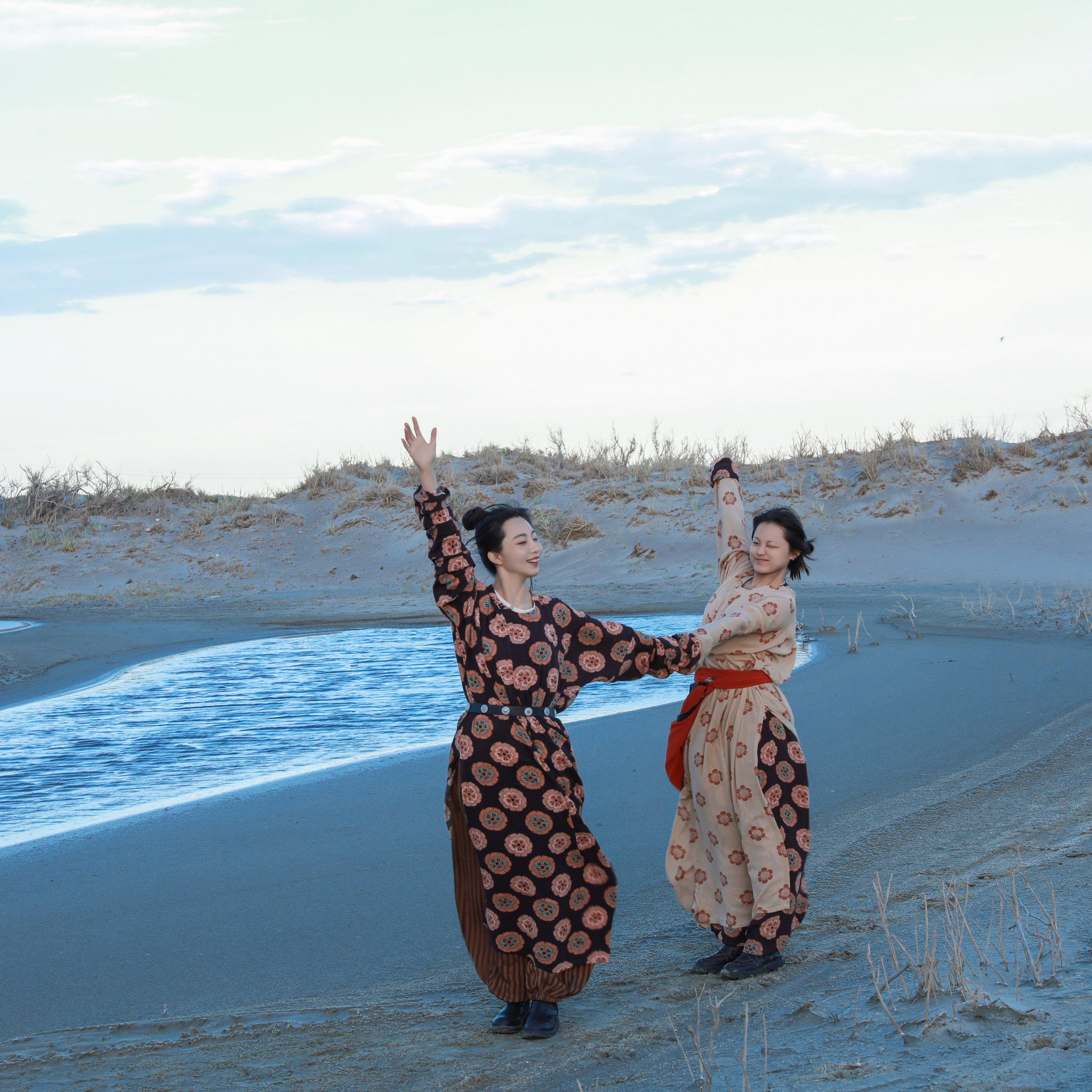 谜阿凰【花临摩诃】唐制圆领袍情侣款汉服舒服宽松春夏日常显瘦,淘宝优惠券,粉丝福利购,淘宝优惠卷