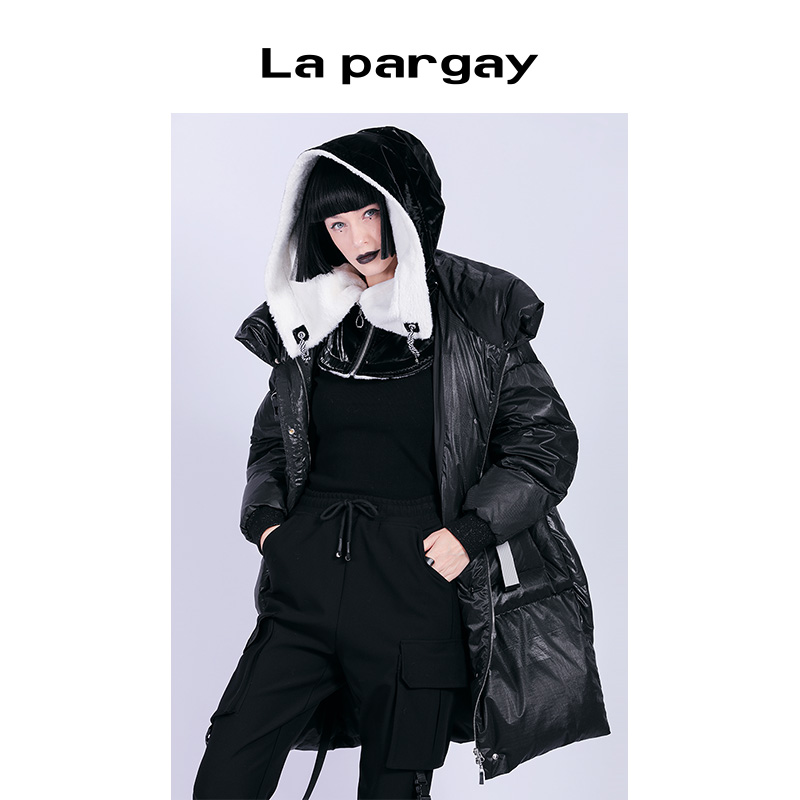 Lapargay纳帕佳2023秋冬新款保暖外套加厚连帽羽绒服女中长款潮牌