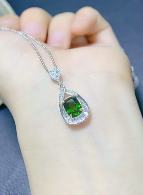 天然透辉石吊坠，925银电镀白金色！主石尺寸6*8mm，