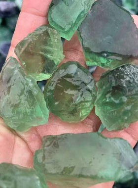 天然绿萤石碎石摆件水晶原石打磨
