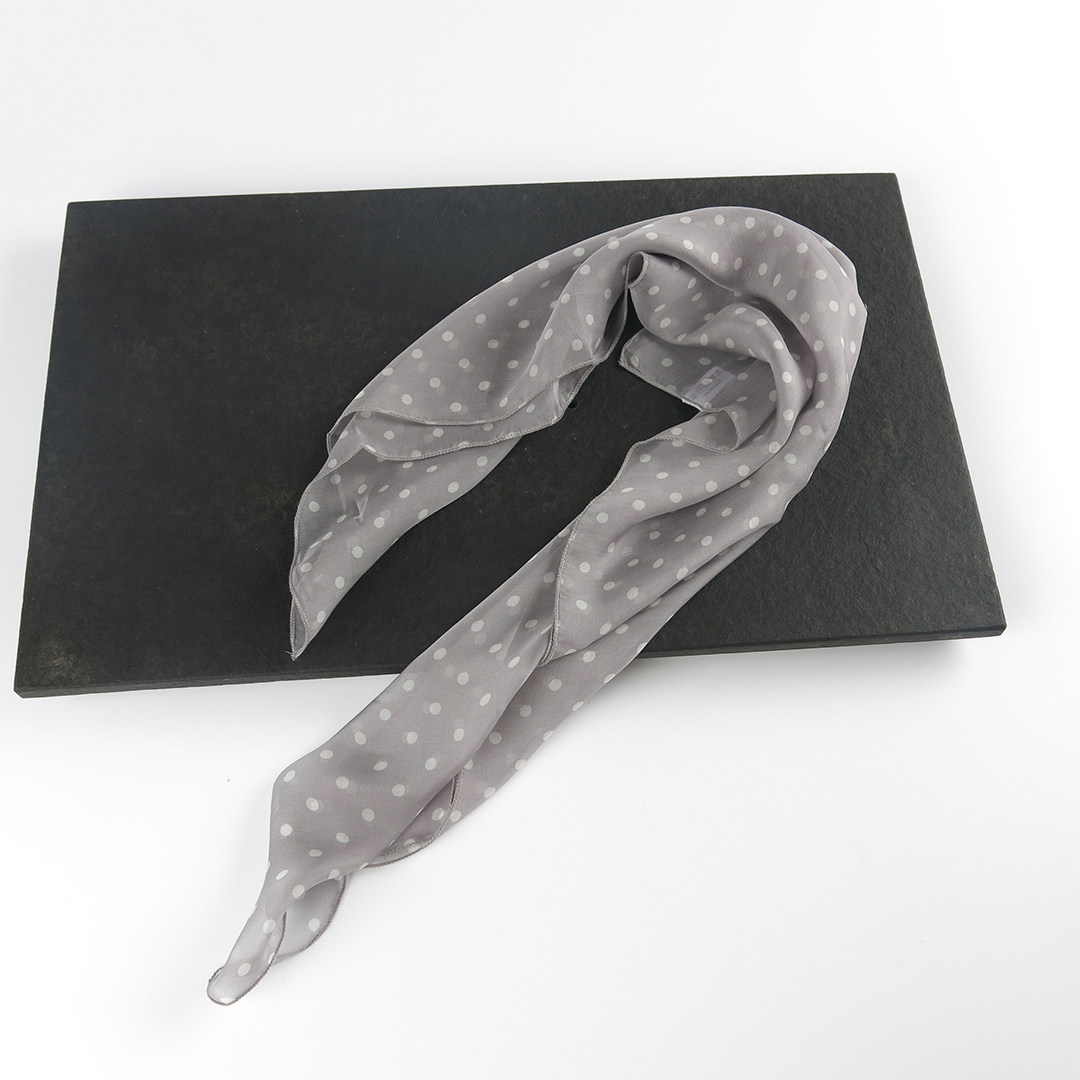 【清仓微瑕】波点小方巾丝巾女高级感桑蚕丝灰色春秋冬季真丝围巾,淘宝优惠券,粉丝福利购,淘宝优惠卷