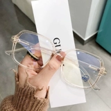 Модная тенденция анти -бло -блудные бокалы миопий