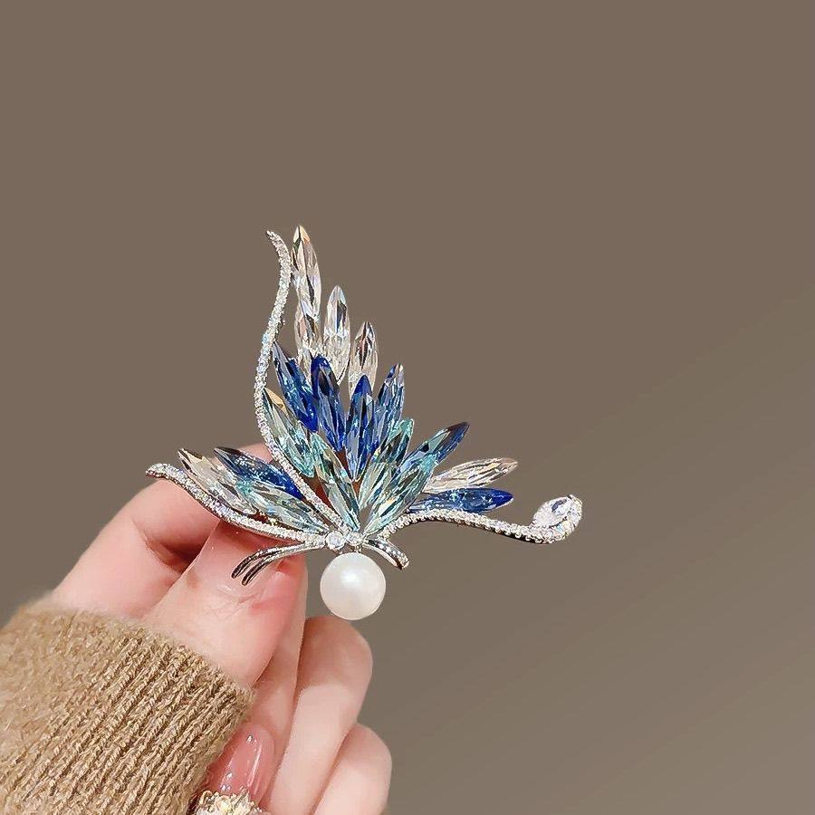 精致水晶蝴蝶胸针高档女小众时尚轻奢别针高级感胸花西装大衣配饰,淘宝优惠券,粉丝福利购,淘宝优惠卷