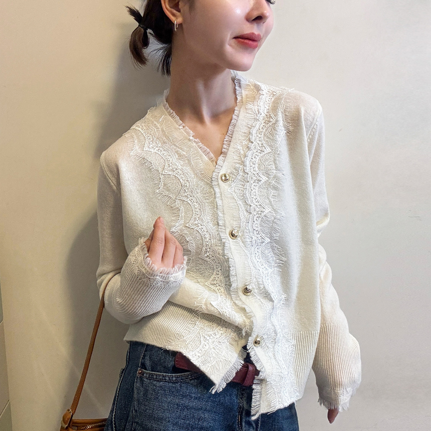 蕾丝拼接V领羊毛针织开衫女欧洲站2025冬装新款欧货女装打底衫潮,淘宝优惠券,粉丝福利购,淘宝优惠卷