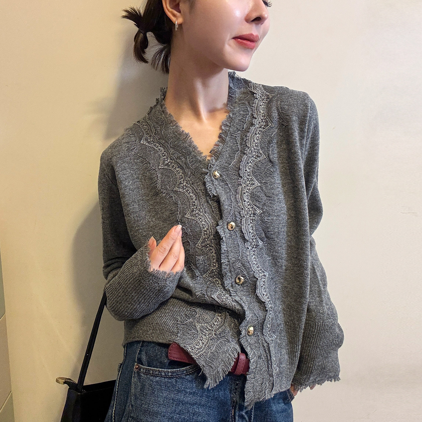 蕾丝拼接V领羊毛针织开衫女欧洲站2025冬装新款欧货女装打底衫潮,淘宝优惠券,粉丝福利购,淘宝优惠卷