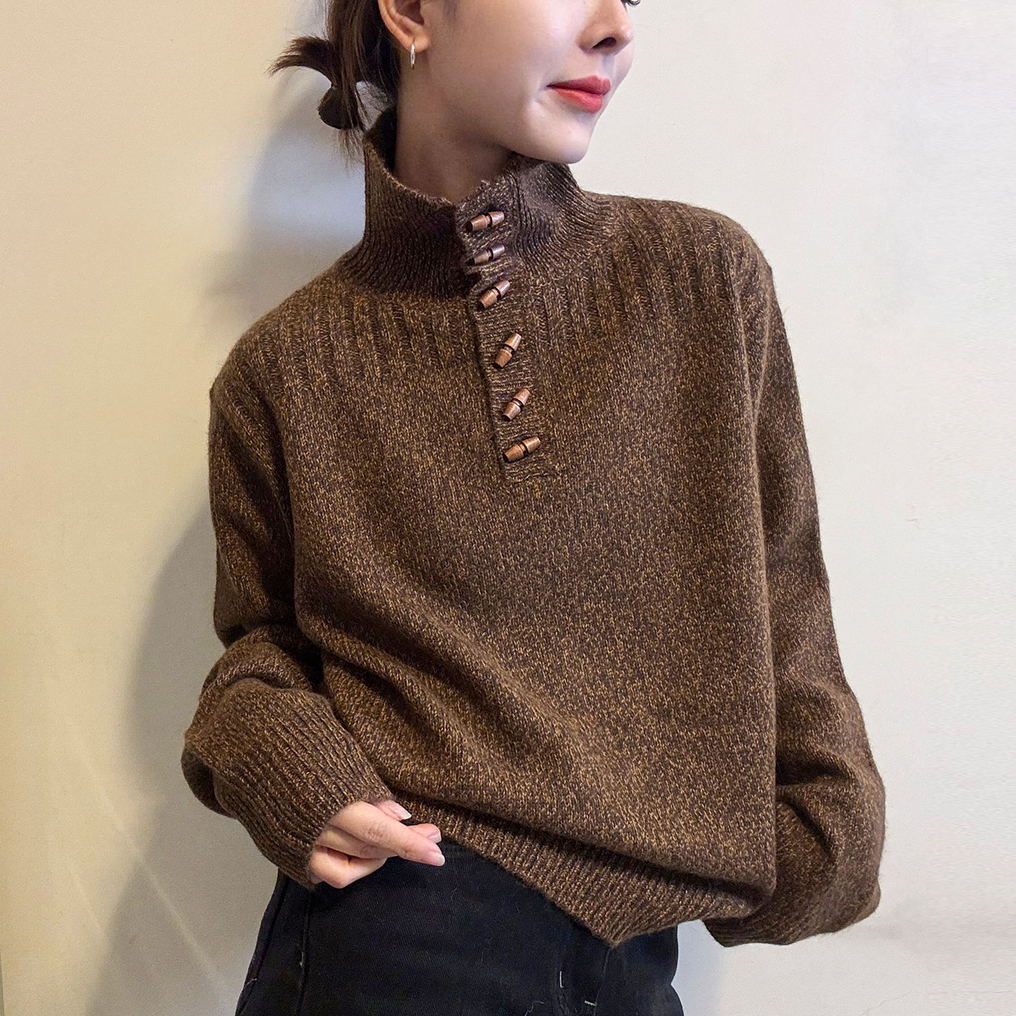 牛角扣高领细羊毛针织衫女欧洲站2025冬装新款欧货女装打底毛衣潮 - 图1