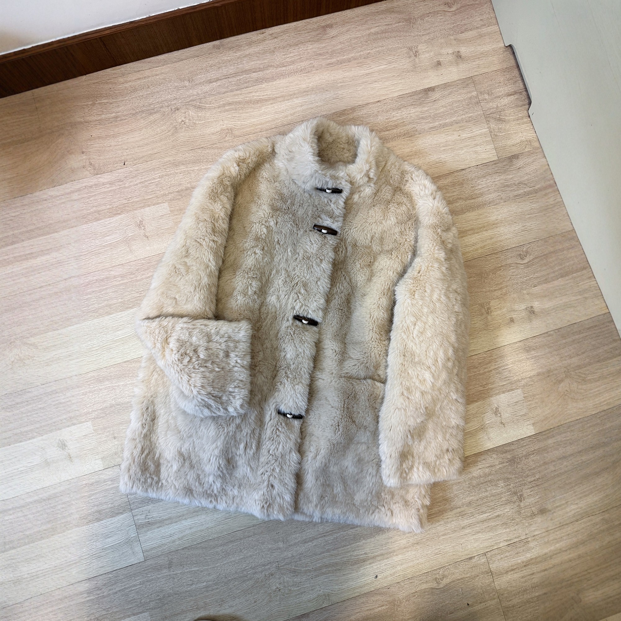 牛角扣皮毛一体皮草大衣女欧洲站2025冬装新款欧货女装时尚外套潮,淘宝优惠券,粉丝福利购,淘宝优惠卷