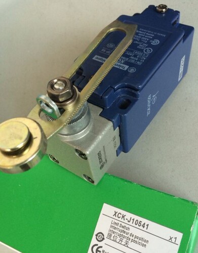 施工电梯升降机内门限位器XCK-J10541h29C行程开关EO5CY41C - 图1