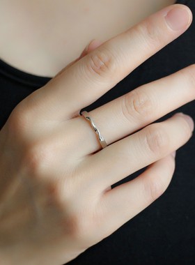 S999足银双扭纹莫比乌斯开口戒指