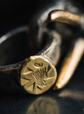 【国内现货】Stop Light高山隆鹰标点金双金角金眼骷髅吊坠