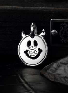 BWL宝石鎏金LUCKY双角笑脸吊坠