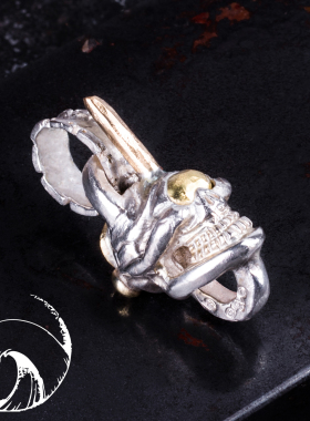 国内现货高山隆金角骷髅吊坠