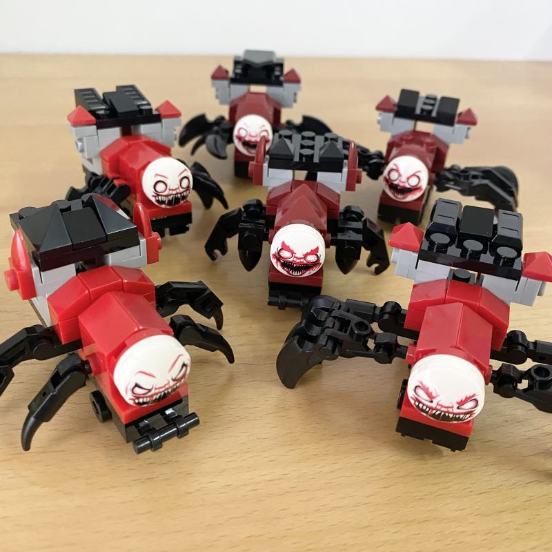 地狱查尔斯变异蜘蛛主角战斗火车男孩玩具拼装积木益智模型礼物 - 图2