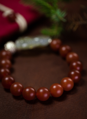 玛瑙龙年手串红绳玉髓本命年手串