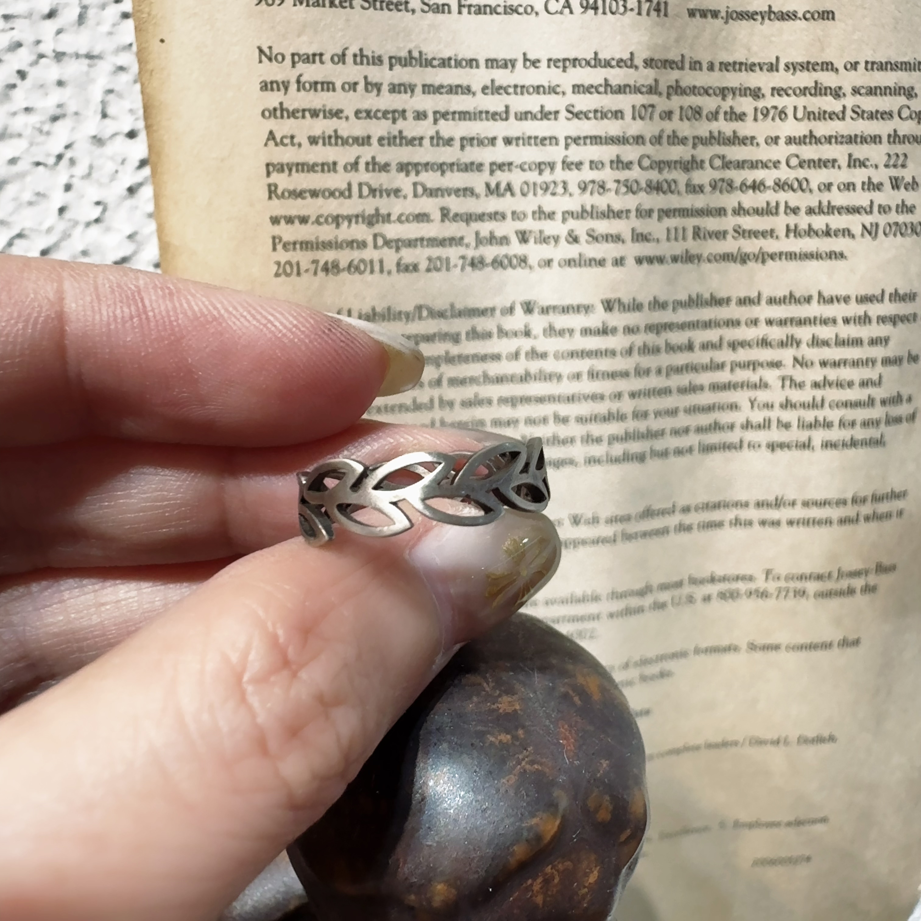 Retro distressed all-over 925 sterling silver hollow leaf open ring