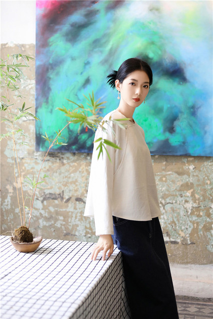 Bai Jian Zhu Yi Mian 2023 Autumn Diagonal Plaid Button Top