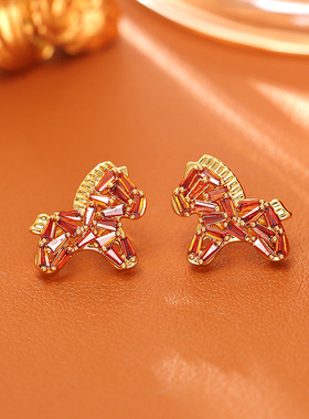 爆款本命年小马项链铜镀24K真金高级感时尚毛衣链水晶锆石耳钉潮