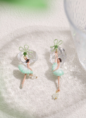 迷你芭蕾系列渐变绿色芭蕾女孩吊坠金色项链
