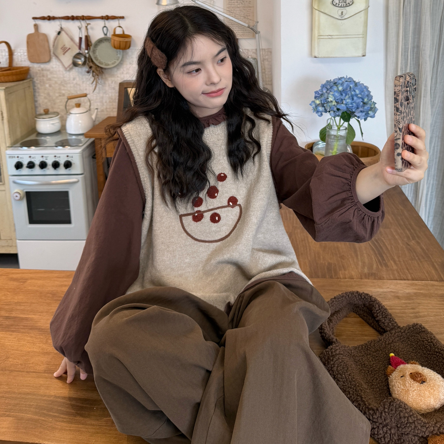 大码女装2025新款胖mm花边圆领衬衫+刺绣针织马甲+裤子休闲三件套,淘宝优惠券,粉丝福利购,淘宝优惠卷