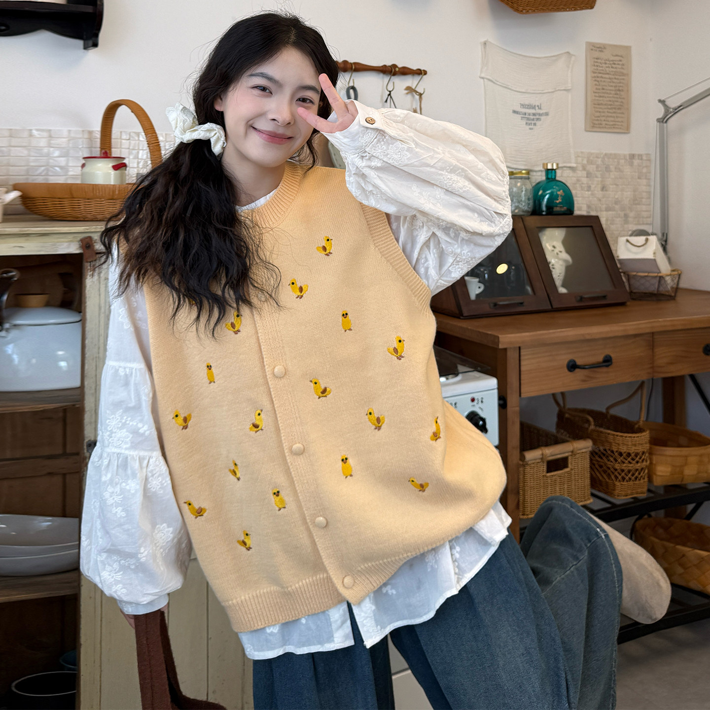 大码女装2026春新款胖mm显瘦一整套刺绣针织马甲+衬衣+阔腿牛仔裤,淘宝优惠券,粉丝福利购,淘宝优惠卷