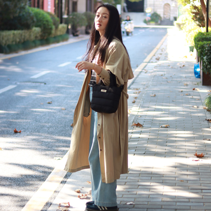 吾尤粒原创秋冬新女士绗缝填充布包软糯轻便可爱羽绒包日系手提包,淘宝优惠券,粉丝福利购,淘宝优惠卷