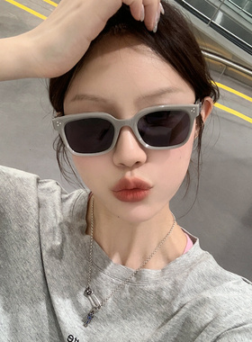 新款方形铆钉高级感灰色墨镜男女