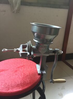 500型家用粉碎机磨粉机 小型五谷杂粮干磨机 研磨器 打粉机研磨机