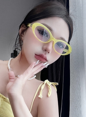 甜酷辣妹撞色亮黄色凹造型墨镜