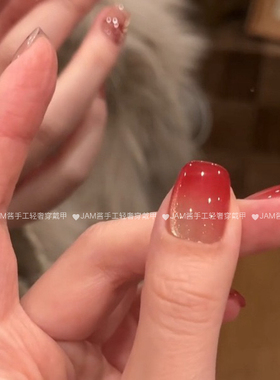冬日礼遇 新款纯手工穿戴甲短款红色渐变波点猫眼穿戴美甲高级感