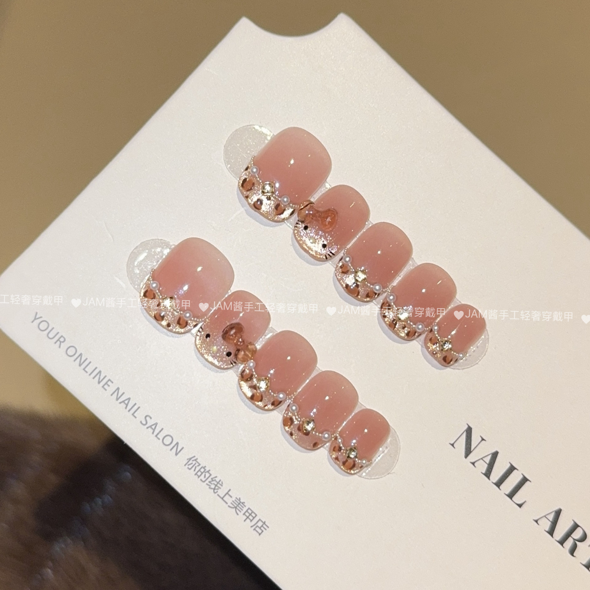 豹纹猫咪 新款纯手工穿戴甲短款腮红渐变猫眼豹纹法式美甲高级感,淘宝优惠券,粉丝福利购,淘宝优惠卷