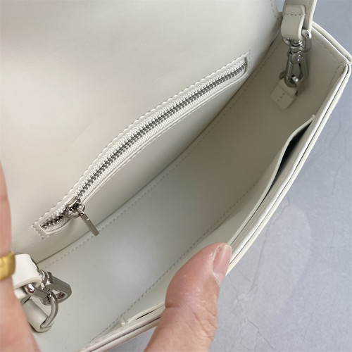 捡漏！小众网红店售价200+！代工厂亏本清仓简约风真皮半圆马鞍包 - 图2