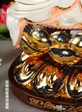 西方三圣台湾鎏金佛像白衣观音