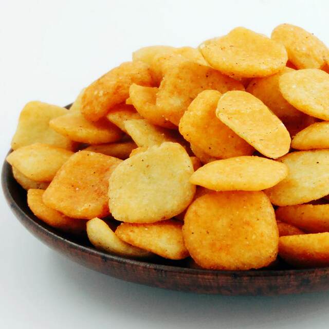 Classic childhood snacks in Nanjing office