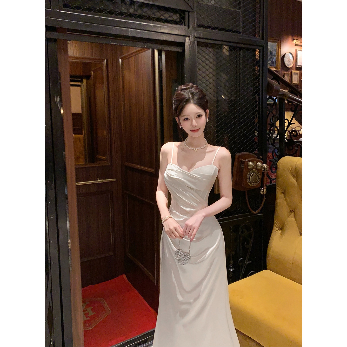 【花径拾梦】法式蕾丝缎面吊带连衣裙亮片高级鱼尾长裙子 - 图1