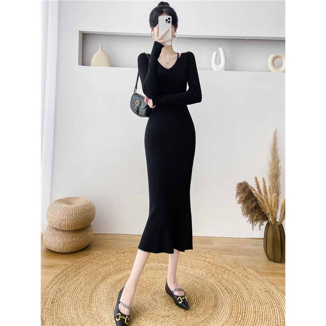 促销气质修身针织连衣裙女秋冬内搭毛衣裙设计感法式显瘦包臀裙