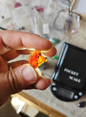 纯天然东北石榴石原矿石原料 橙色 东北双鸭山石榴石原石 1颗