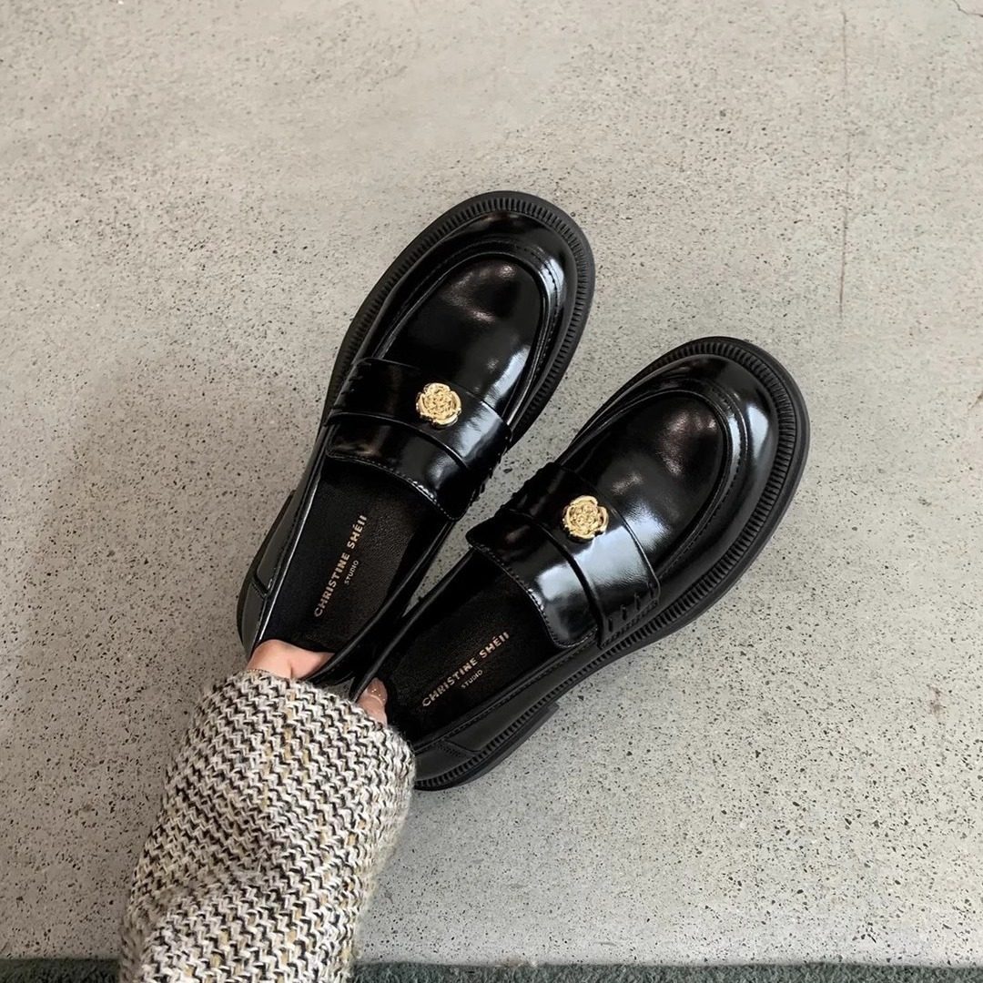 真皮山茶花小皮鞋女秋冬粗跟一脚蹬乐福鞋女单舒适保暖洛丽塔风,淘宝优惠券,粉丝福利购,淘宝优惠卷