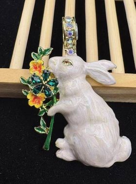 中古vintage精美动物款项精致兔兔满镶满嵌绿色鲜花钻吊坠YS