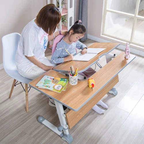 Студенты могут наклонить столы, предоставляя таблетку простой большой настольный настольный детский рабочий стол
