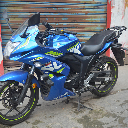 Подходит для задней стойки уличного велосипеда Qingqi Suzuki версии 155f.