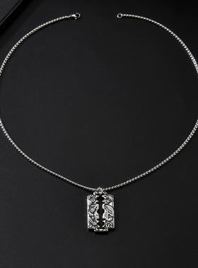 欧美潮酷刀片不规则复古雕花吊坠男士小众嘻哈街头个性钛钢项链男