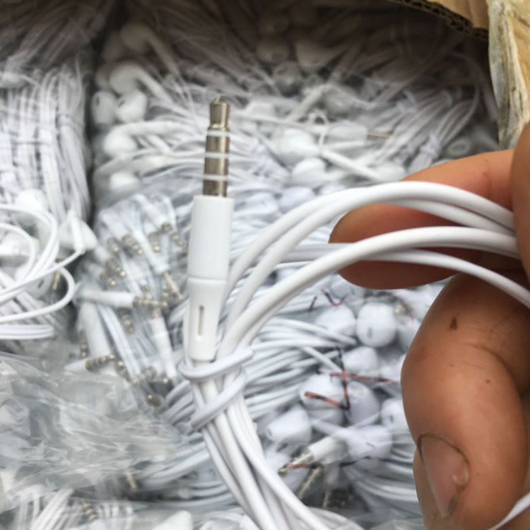 pk百元级3.5有线带麦克风线控耳机 重低音效果 音质好,淘宝优惠券,粉丝福利购,淘宝优惠卷