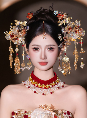 浅色系新娘发饰精致气质高级感婚礼手工造液花流苏眉心坠秀禾头饰