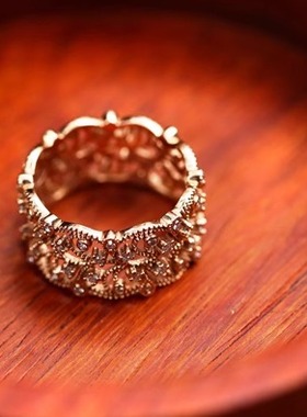 陶乐溪艺术珠宝 蕾丝镂空花枝钻石18K金指环戒指【鸢尾】