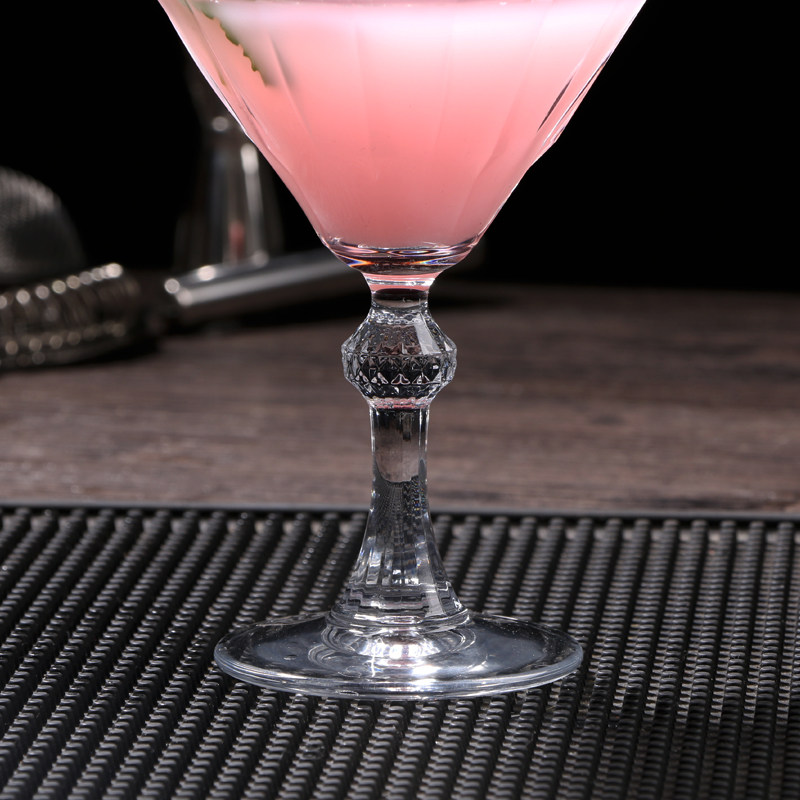 进口日式水晶刻花马天尼杯三角马提尼复古碟形杯鸡尾酒杯调酒玻璃