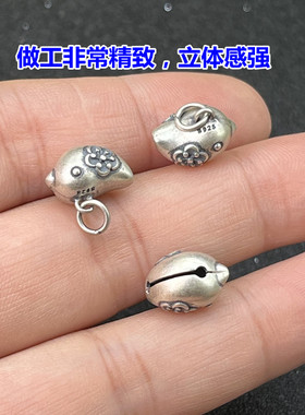 S925纯银复古梅花小鸡铃铛吊坠