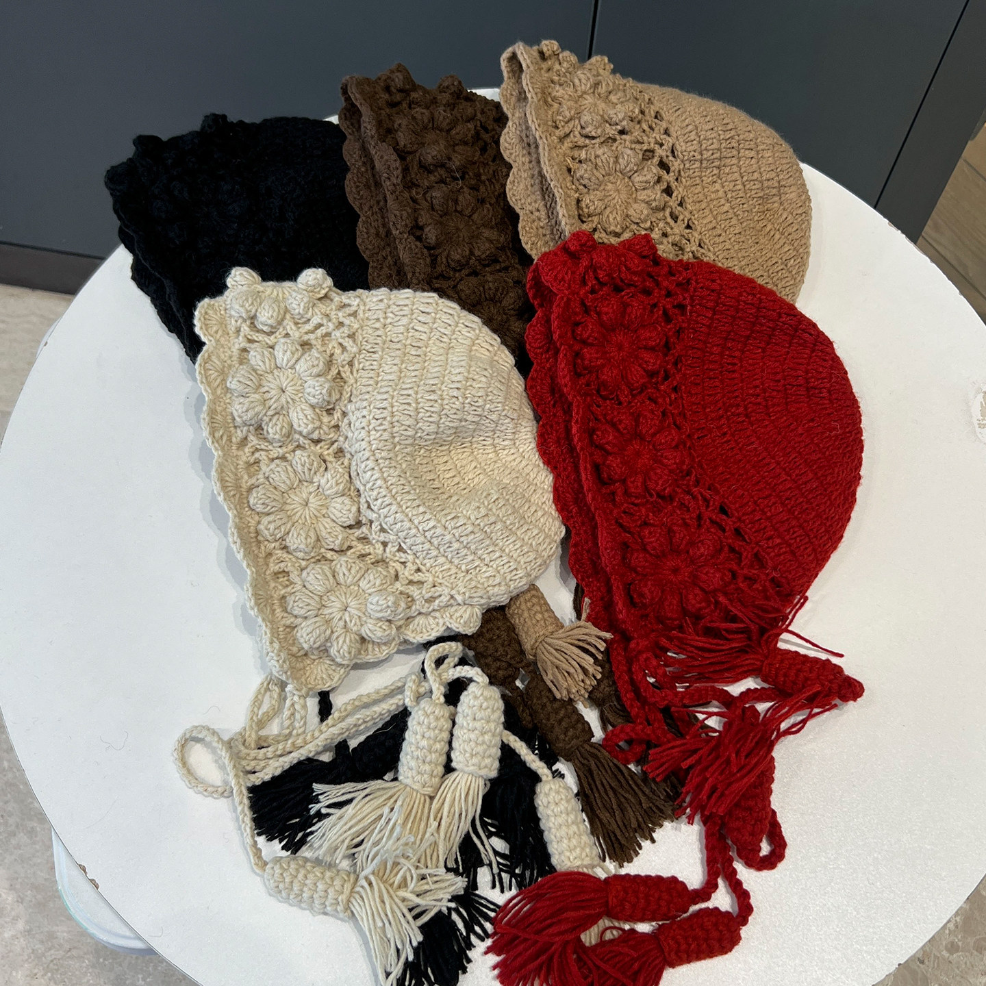 新款红色镂空针织帽子女秋冬旅行拍照显脸小包头帽流苏手工毛线帽,淘宝优惠券,粉丝福利购,淘宝优惠卷